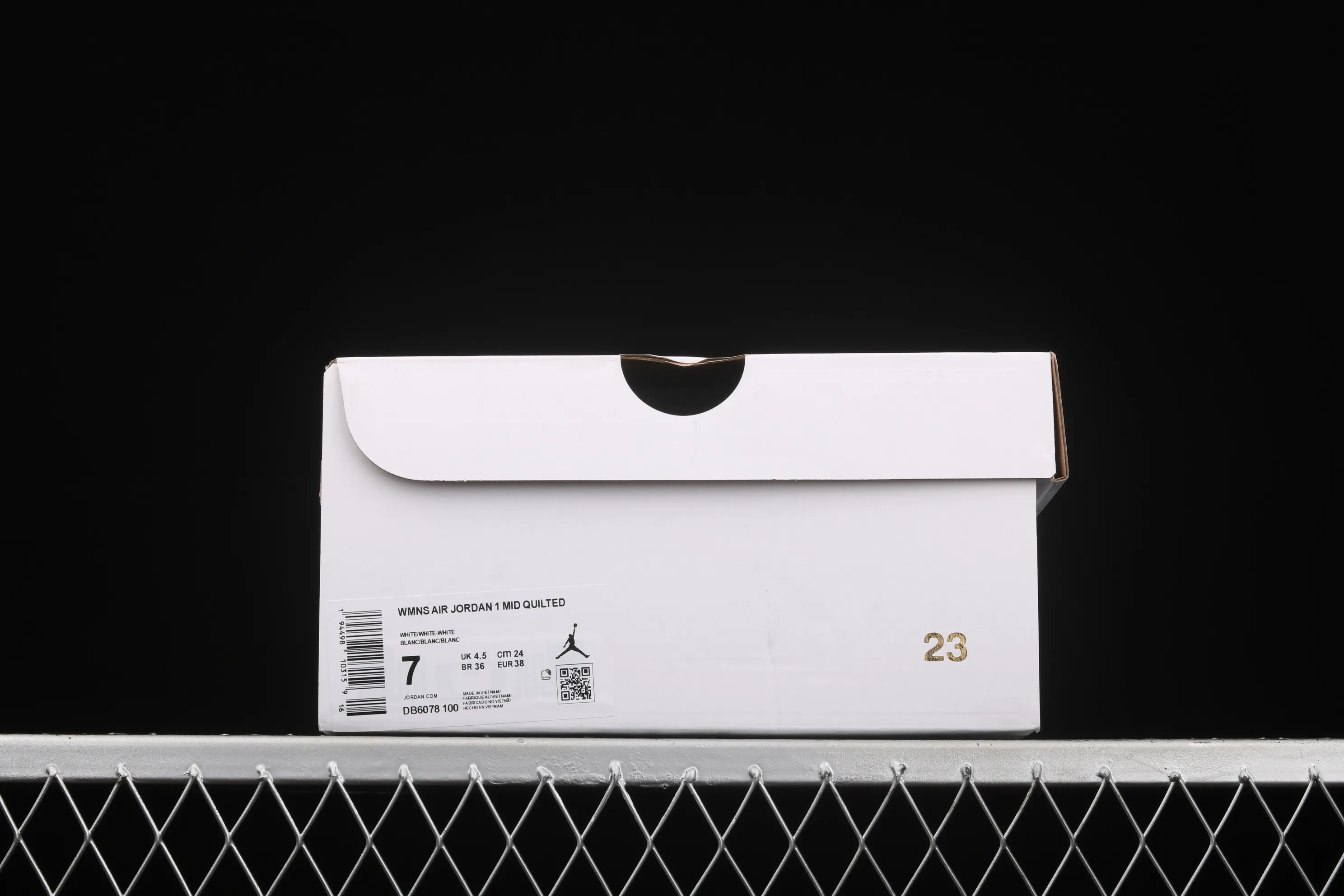 All Categories Air Jordan Jordan Series Basketball Shoes Air Jordan 1 Mid Air Jordan 1 Mid "Quilted White" AJ1 Joe 1 White Diamond "Little Chanel" Mid-top Versatile Casual Sports Shoes DB6078-100